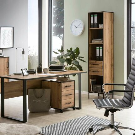 Modernes Büro mit Möbeln in Eiche und Schwarz